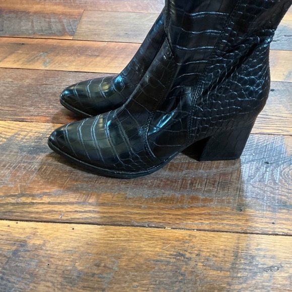 Marc Fisher Black Croc Embossed Knee High Block Heel Boots Women’s Size 7.5 - Picture 5 of 9